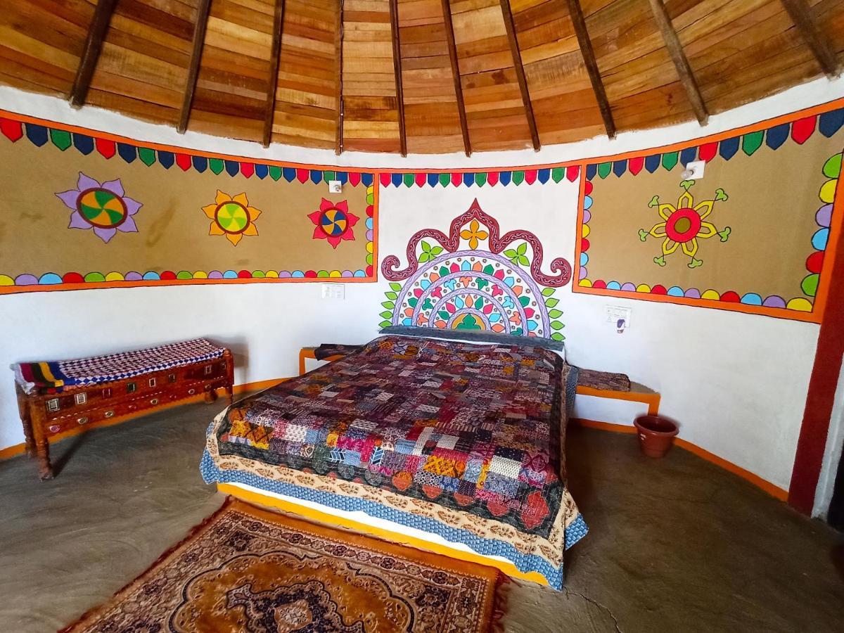 Banni Village Resort - Rann Of Kutch Bherandiāla Eksteriør billede