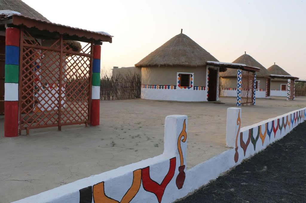Banni Village Resort - Rann Of Kutch Bherandiāla Eksteriør billede