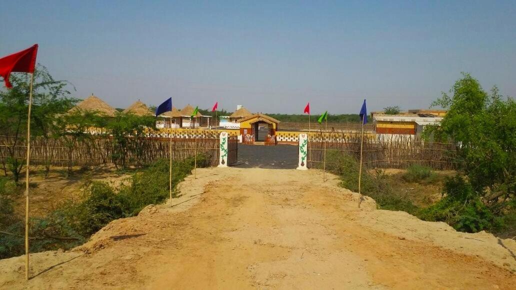 Banni Village Resort - Rann Of Kutch Bherandiāla Eksteriør billede