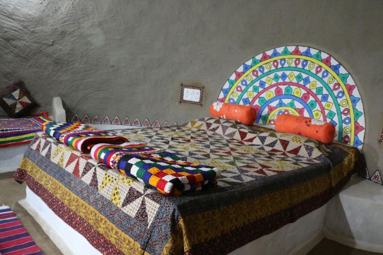 Banni Village Resort - Rann Of Kutch Bherandiāla Eksteriør billede