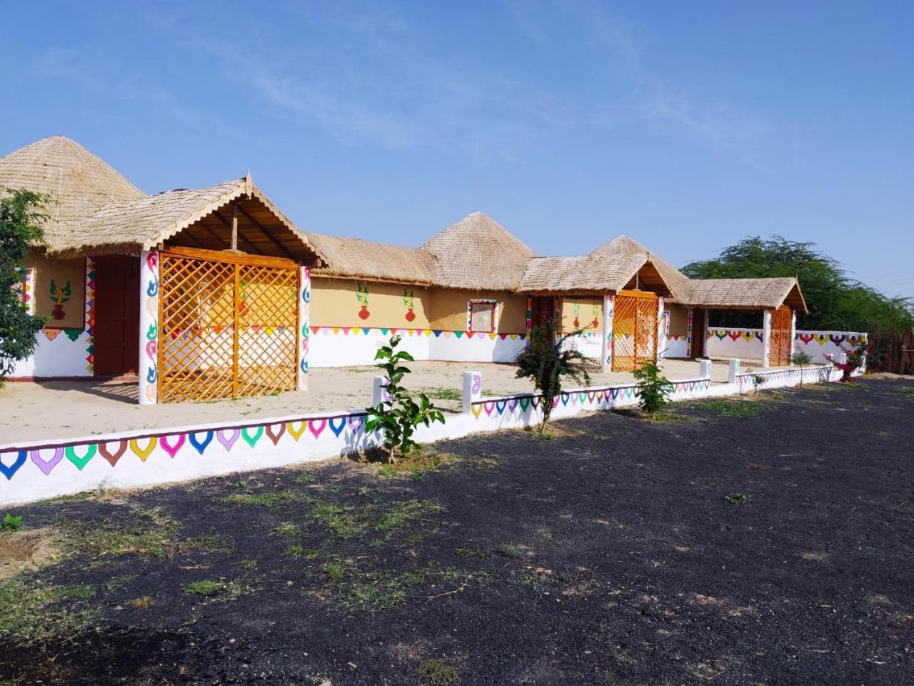 Banni Village Resort - Rann Of Kutch Bherandiāla Eksteriør billede