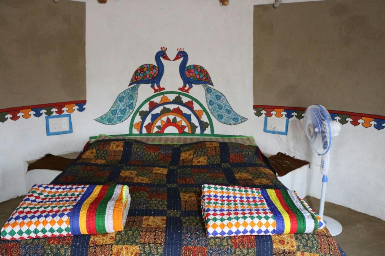 Banni Village Resort - Rann Of Kutch Bherandiāla Eksteriør billede